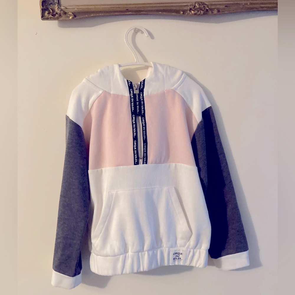 Cirque Du Soleil Kids Colorblock Hoodie in White, Pink, and Gray Half Zip Small